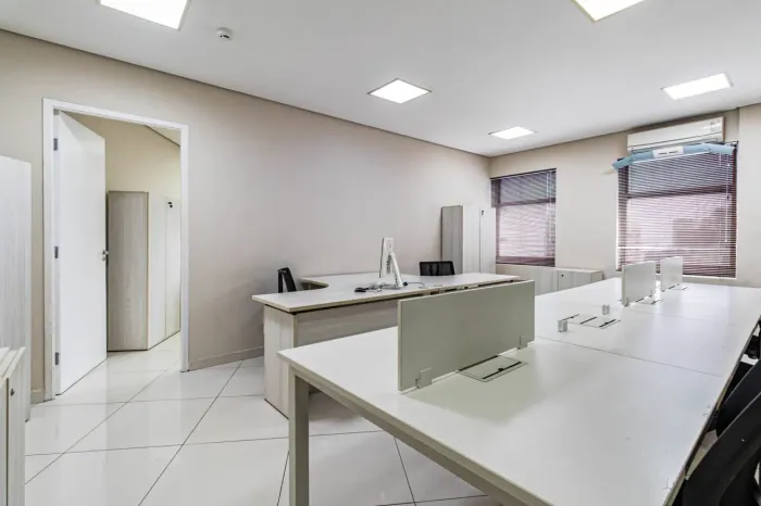 Sala comercial na Avenida Ipiranga, 104 - conjunto 214 97 m²