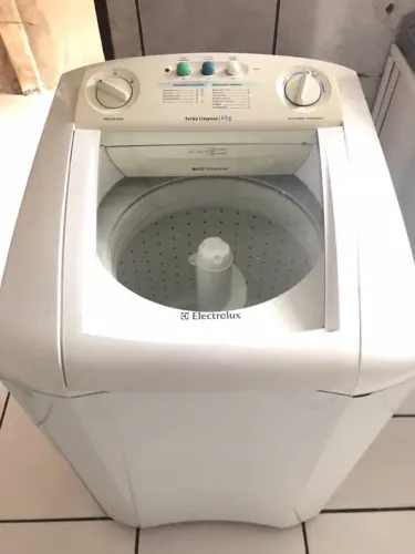 Máquina de Lavar Electrolux Turbo Limpeza 6kg - Com Defeito