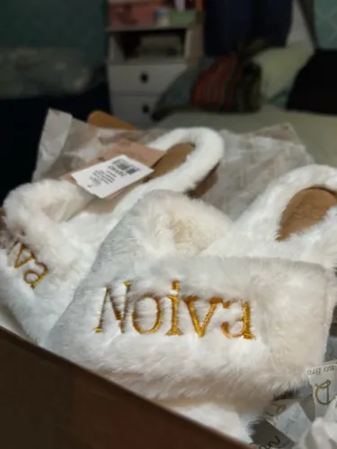 Pantufa noiva branca