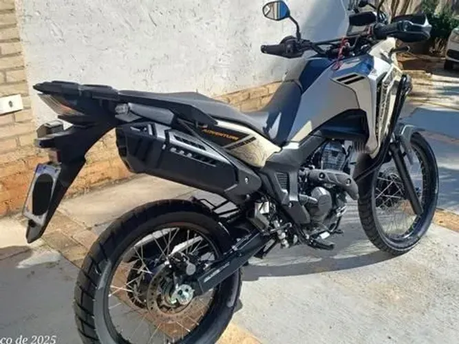 Honda Sahara Aventure 300 Filé