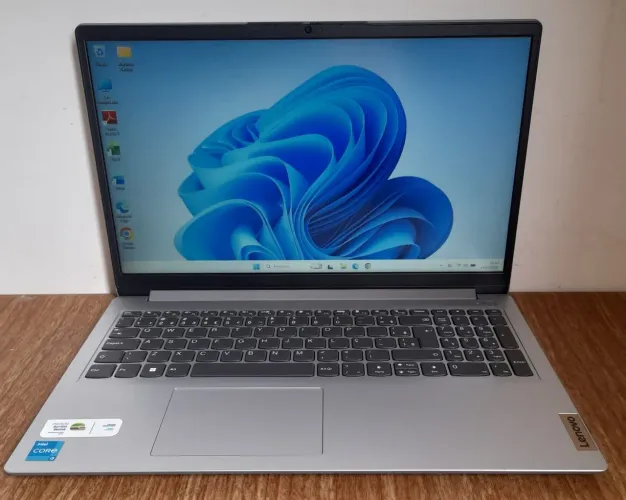 Vendo Notebook Lenovo  Impecável!