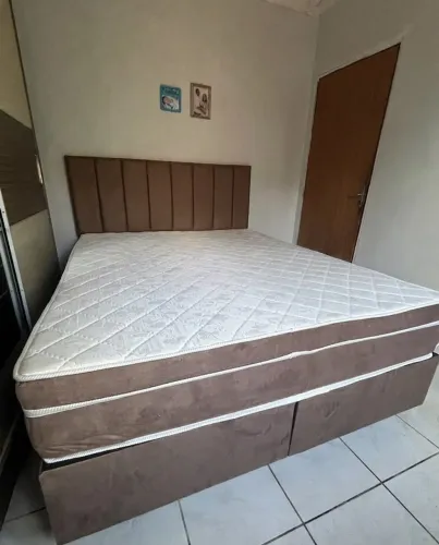 Cama Queen completa com cabeceira de brinde 