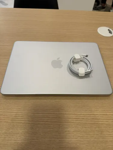 Mac book neo Pro 512ssd com biometria digital - Silver - novo - garantia Apple 1 ano 