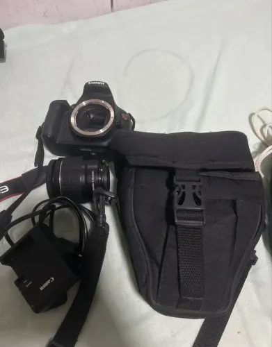 Canon t5 + BOLSA + LENTE 18-55