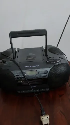 Rádio AM FM rádio antigo.
