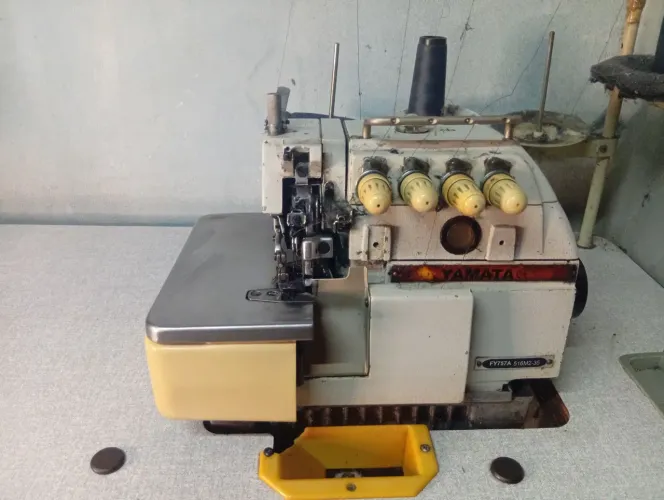 Máquina de costura Interlock yamata