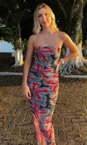 Vestidos e roupas e produtos