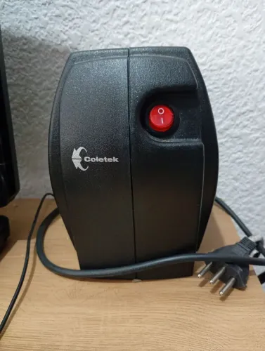 Estabilizador 500va Es-500va Mono 115v Bem Ligado Coletek Cor Preto