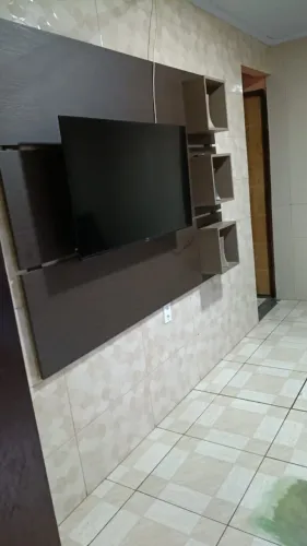 Vendo tv 43 smart TCL e Rack