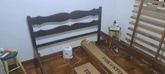 Cama de casal madeira maciça com colchão