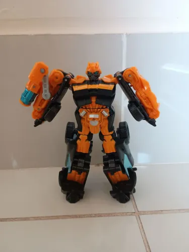 Boneco Bumblebee high octane Power battlers transformers aoe hasbro