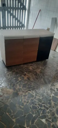Vende -se 1 armário de cozinha