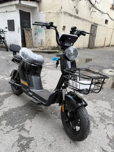 Scooter Elétrica Sol preta 1000w