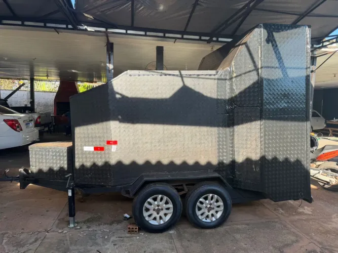 Reboque de som automotivo