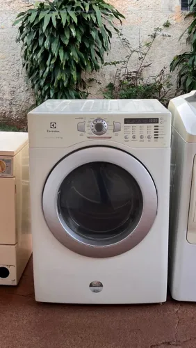 Vende-se secadora Eletrolux 17kg