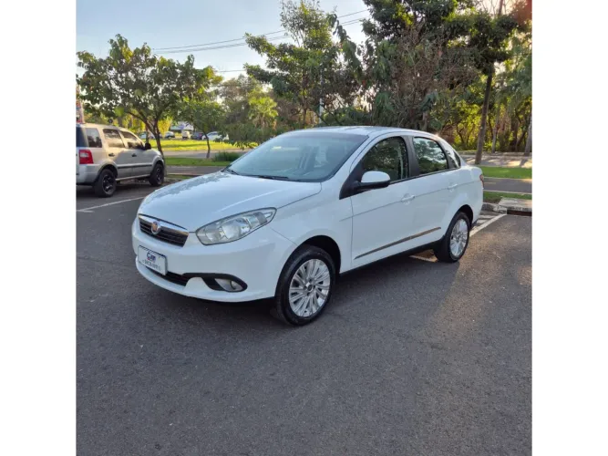 Fiat Grand Siena Essence 1.6 Flex 16V 2015