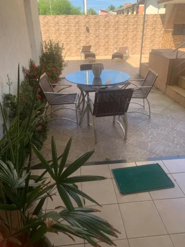 Mesa e cadeiras 
