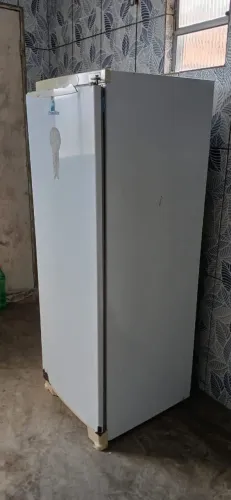 Vendo geladeira esmaltec porta precisa de conserto