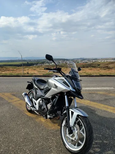 Vendo NC 750. Impecável