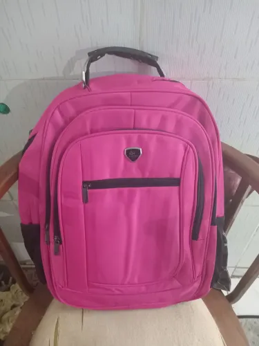 Bolsa grande para vender nunca usada na etiqueta e tudo