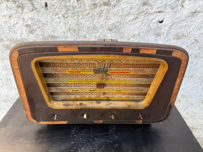 Rádio antigo semp PT 76