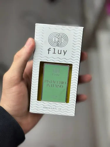 Variedade de perfumes importados e árabes
