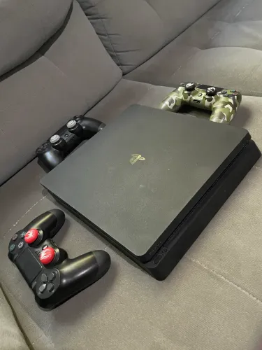 Vende-se ps4 slim