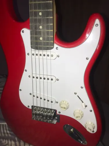 Guitarra Vermelha