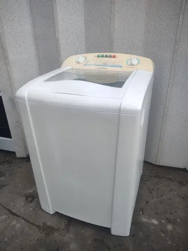 VENDE-SE MÁQUINA DE LAVAR ROUPA ? ELETRÔLUX 11 KG ?