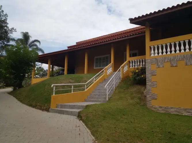 Chácara aconchegante para venda em Jacarei-SP
