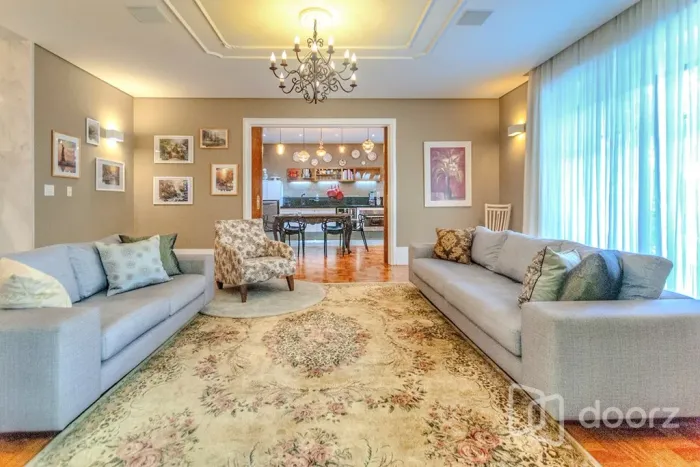 Imóvel na Treze de Maio com 5 dormitórios e 341m²