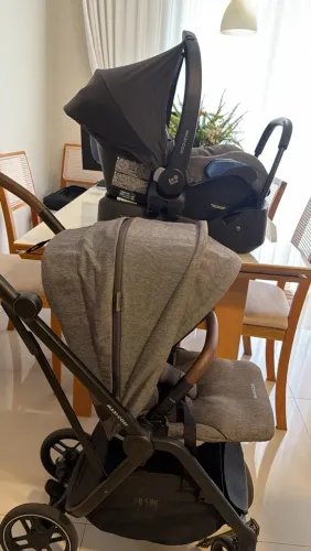 Kit Maxi-Cosi Leona² + Bebê Conforto com Base - R$ 2.500