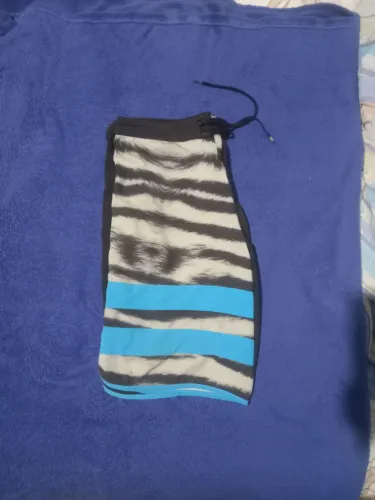 VENDO BERMUDA DA HURLEY