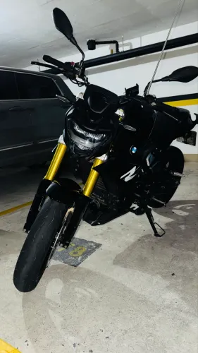 BMW G310r 10.500 km, doc e revisão em dia ?