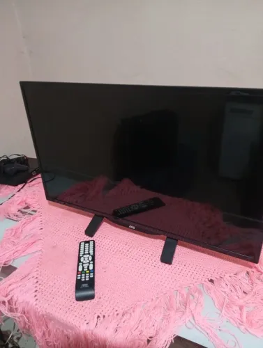 Smartv 32`` LED TV Marca AOC ROKU EM PERFEITO ESTADO DE CONSERVAÇÃO E FUNCIONAMENTO