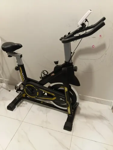 Bicicleta Ergométrica Spinning Para Cardio Preto E Amarelo