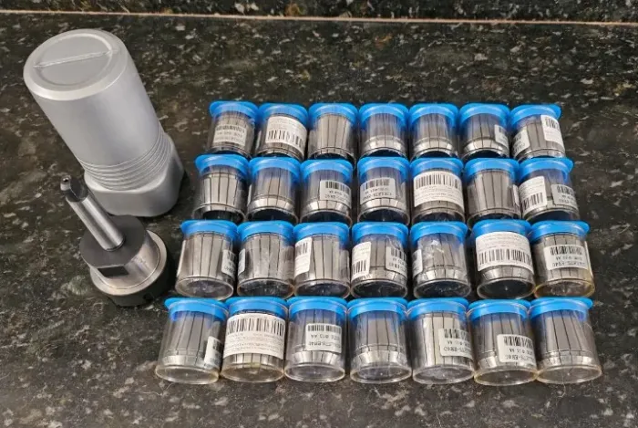 JOGO PINÇA ER40 28PÇ 5MM A 32MM COM PINÇA MT2 ER 40