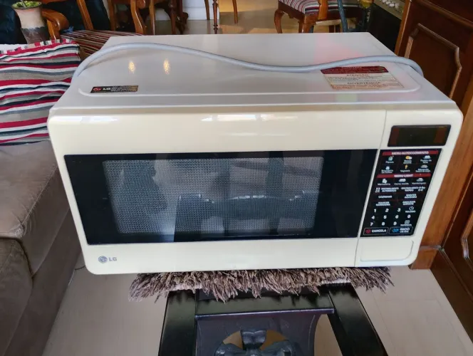 Microondas LG Branco 