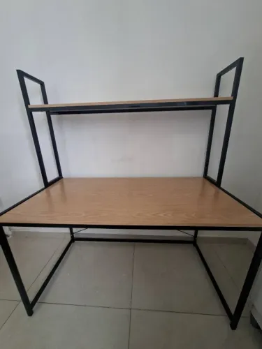 Mesa industrial 1,20m x 1,35m, estrutura metálica. Boa Viagem, Recife. R$ 3000