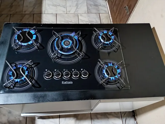 Fogão Cooktop Itatiaia 5 bocas acompanha balcão 