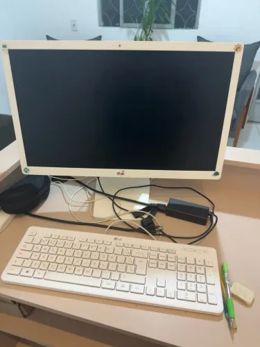 LG All in One 22V280 21,5? | 4GB RAM | HD 500GB | Completo
