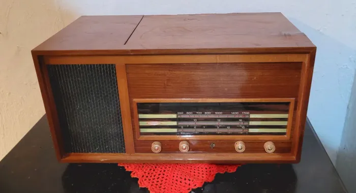 Radio vitrola anos 60