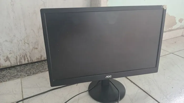 Monitor AOC 18"