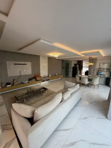 CONDOMINIO ALPHAVILLE, LINDA CASA DE ALTO PÁDRAO NO ARAÇAGI, NASCENTE E VENTILADA, PISCINA