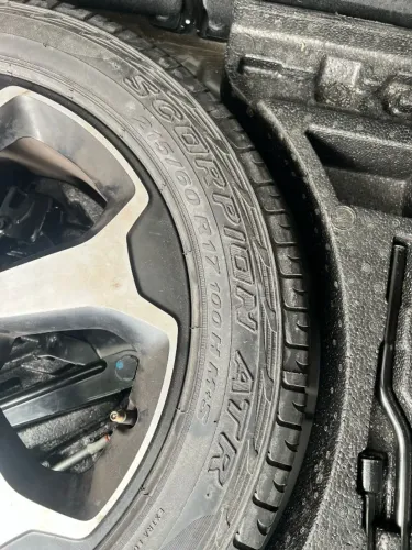 Pneu Pirelli Scorpion - 215/60 R17 - ATR 