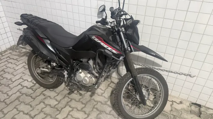 Bros preta 160 cilindradas