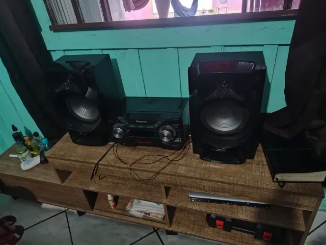Vendendo som semi novo