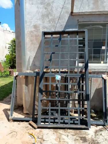 Janelas de aço sem uso