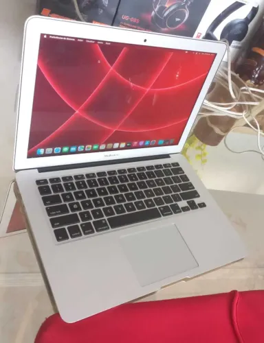 Troco MacBook por Guitarra, Baixo, Amplificador, Pedaleira ou Violão