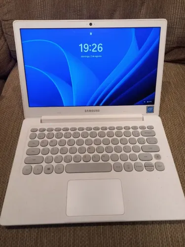 Notebook Samsung Flash F30 (NP530XBB)